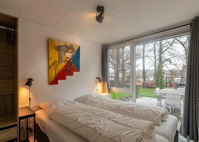 度假居 Bungalowpark - Delta 126 *